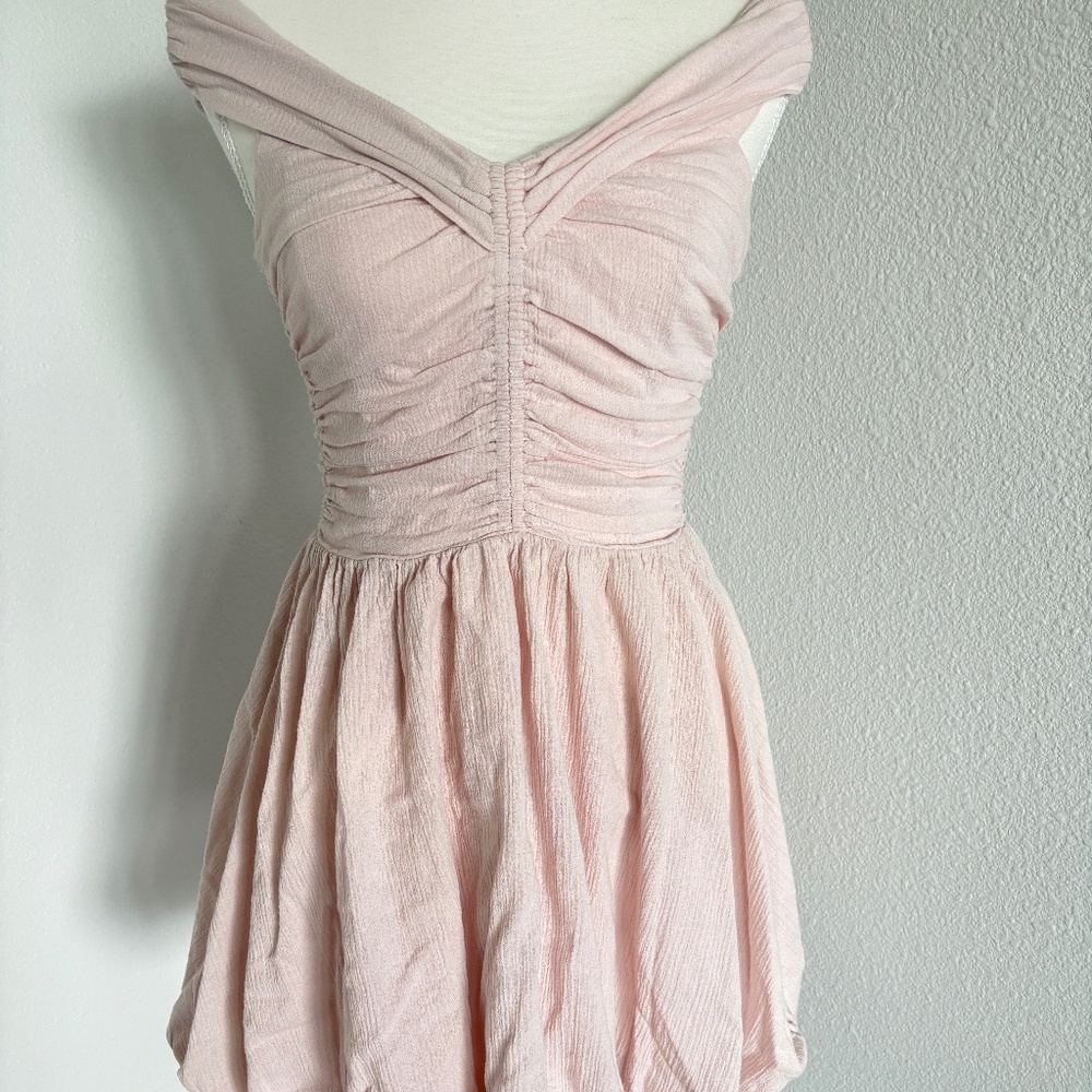 Blush Pink Off-Shoulder Bubble Hem Mini Dress – H&M Divided, Size XS